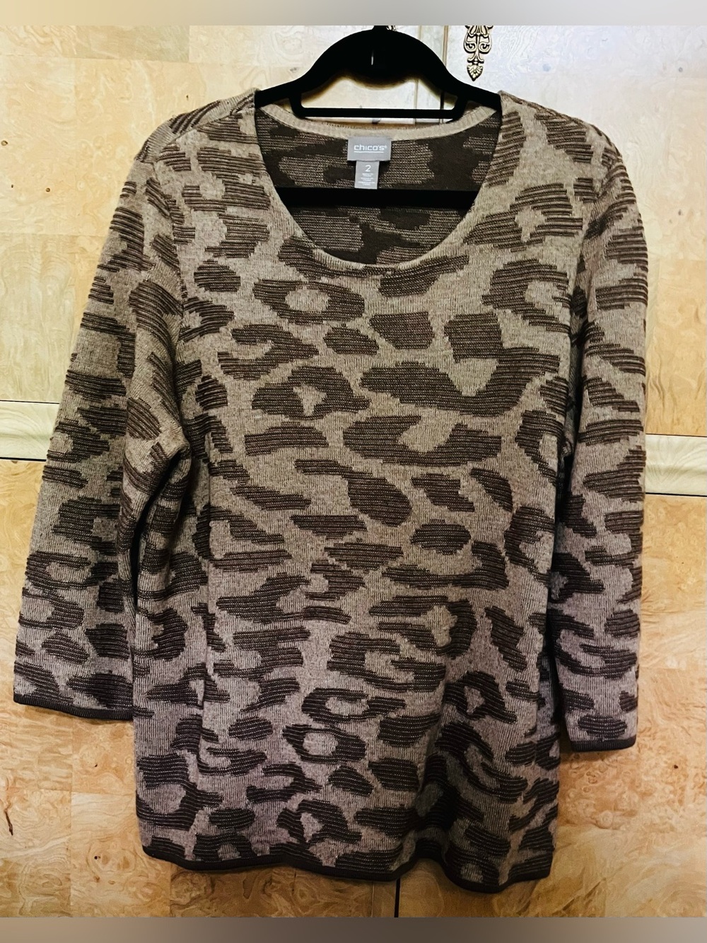 Chico’s Sleek Cheetah Jacquard Scoop Neck Sweater Soft Brown Heather Size 2